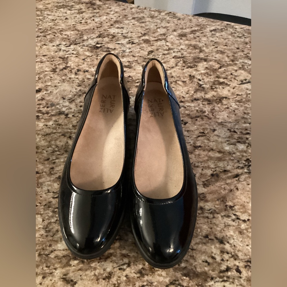 Women’s 2 inch wedge dress shoes size 8